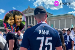 九游体育官网-欧冠决赛现场 巴黎球迷身穿恩里克去世女儿的球衣❤️‍