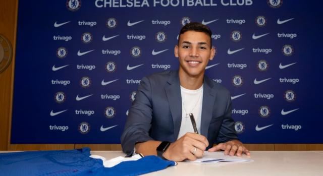 九游体育app-切尔西宣布戴维德·华盛顿加盟 双方签下7+1合同