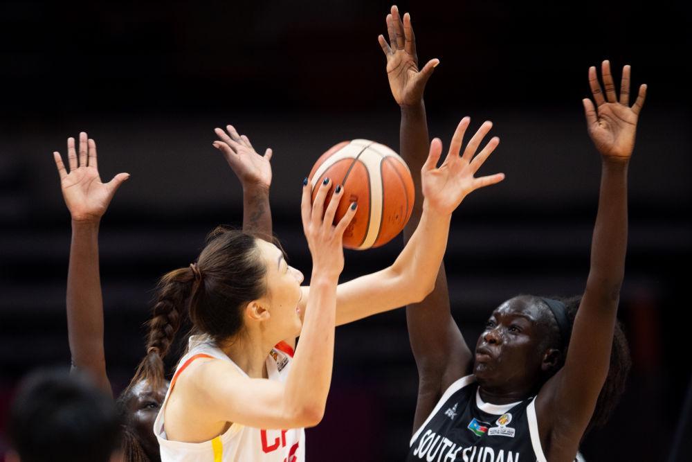 九游体育-不是王思雨！不是杨舒予！南苏丹女篮主帅赞中国2小将，已是核心