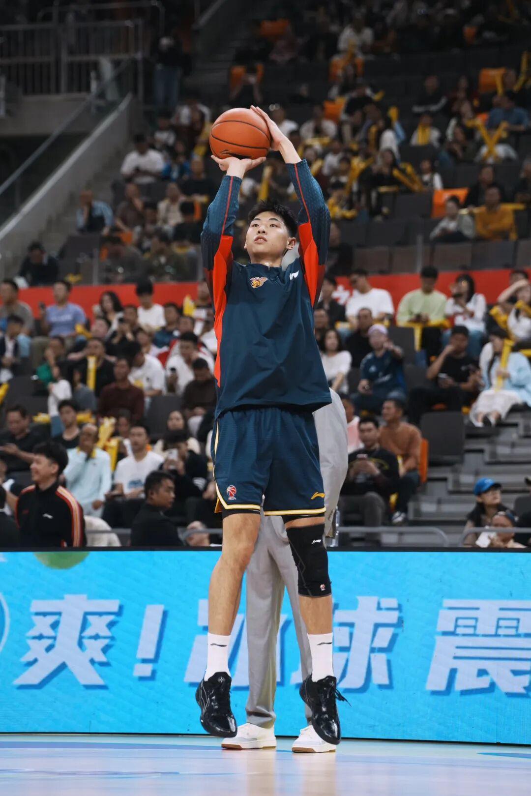 九游体育-今天崔永熙穿什么？